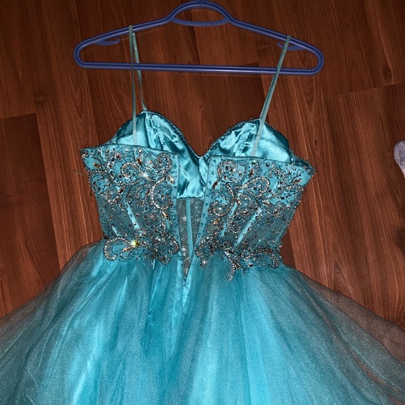Graduation dress - Picture 3 of 4